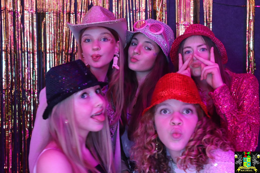 ../Images/Jeugd Opwarmbal Photobooth 307.jpg